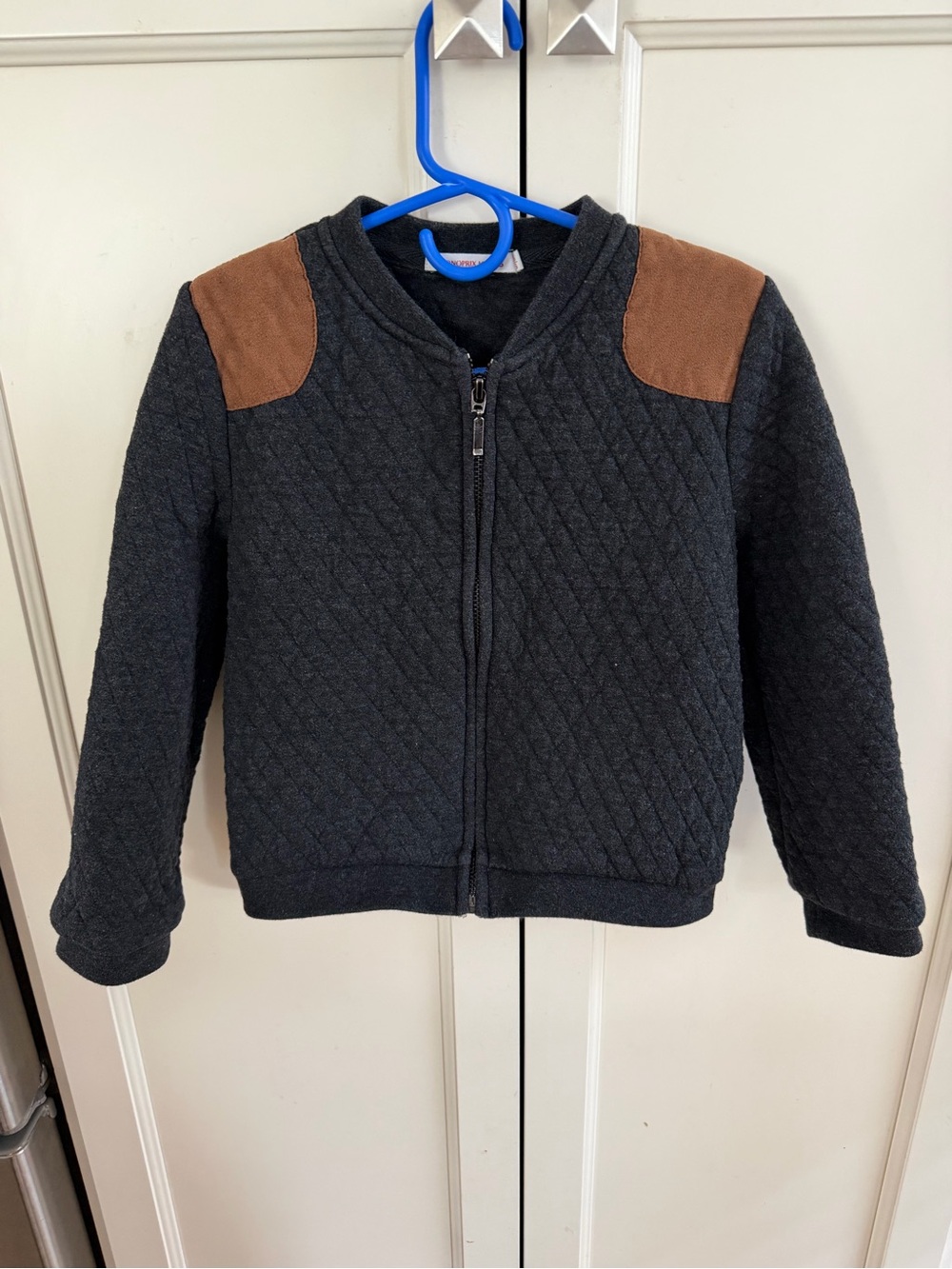 Monoprix 5-6t Quilted Black Zip-Up Jacket with Brown Shoulder Patches